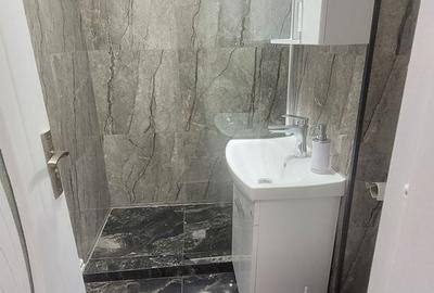 Apartament cu 2 camere semidecomandat în Micro 3 - 5