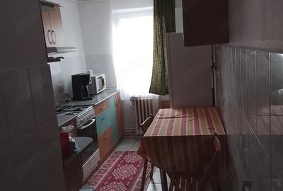 Apartament cu 2 camere decomandat în Simeria - 4