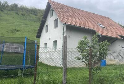 Casă cu 4 camere în Central - 6