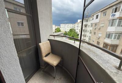 Apartament cu 3 camere semidecomandat în 9 Mai - 4