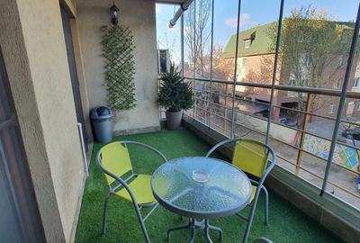 Apartament cu 3 camere semidecomandat în Calea Călărașilor