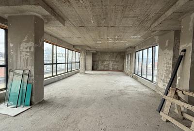 Spațiu comercial, de 129 mp, în Central - 3