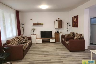 Casă individuală cu 5 camere cu Teren 300 Mp în Central