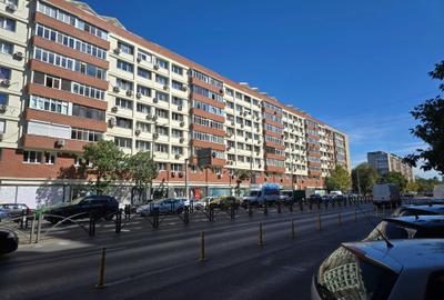 Apartament cu 3 camere semidecomandat în Ștefan cel Mare