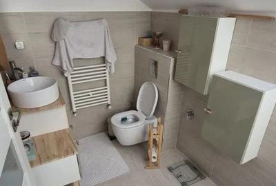 Casă cu 4 camere în Unirii