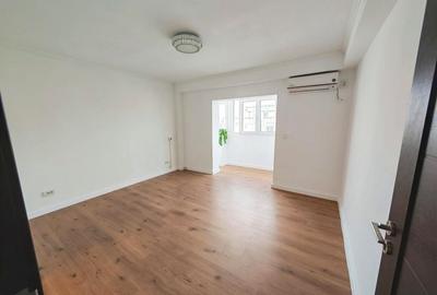Apartament cu 4 camere decomandat în Decebal