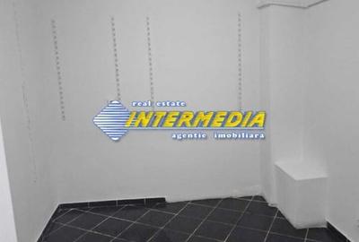Spațiu comercial, de 30 mp, în Cetate - 2