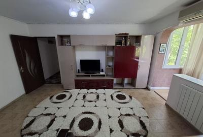 Apartament cu 3 camere semidecomandat în Central - 2