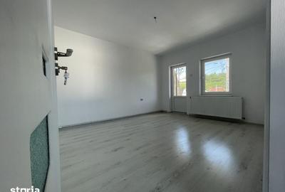 Casă cu 4 camere cu Teren 244 Mp în Gara Veche - 12