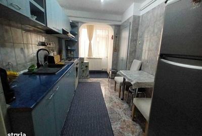 Apartament cu 2 camere decomandat în Micro 13