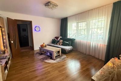 Apartament cu 2 camere semidecomandat, mobilat în Soarelui