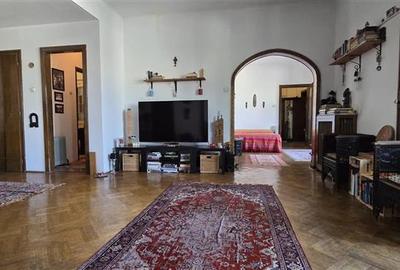 Apartament cu 3 camere decomandat în Universitate