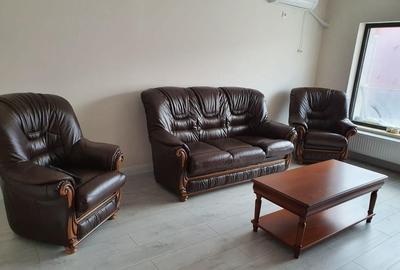 Apartament cu 3 camere decomandat în Exterior Vest