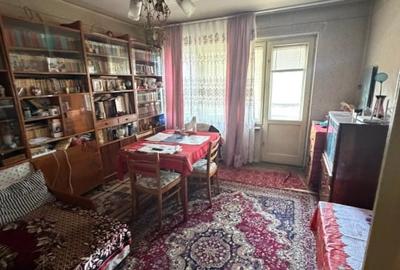 Apartament cu 3 camere decomandat, mobilat în 1 Mai
