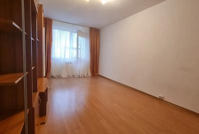 Apartament cu 3 camere decomandat, mobilat în Eroii Revoluției