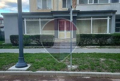 Spațiu comercial, de 90 mp, în Nord