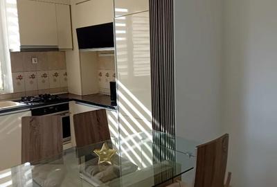 Apartament cu 3 camere decomandat în Central - 2