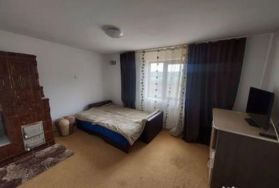 Casă cu 4 camere cu Teren 405 Mp în Bascov