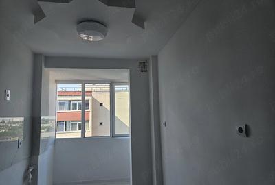 Apartament cu 3 camere semidecomandat în Progresul - 9