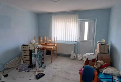 Casă cu 11 camere cu Teren 731 Mp în Sud