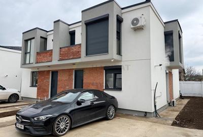 Duplex cu 4 camere cu Canalizare în Tunari