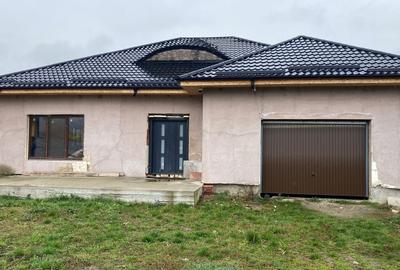 Casă cu 4 camere în Curtișoara - 6