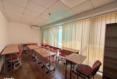 Casă cu 4 camere în Banu Manta