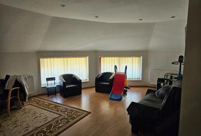 Apartament cu 3 camere decomandat în Nord