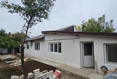 Casă individuală cu 3 camere cu Canalizare în Central - 1