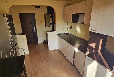 Apartament cu 2 camere decomandat în Micro III
