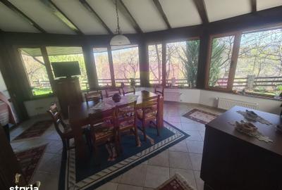 Casă cu 9 camere cu Teren 2066 Mp în Breaza
