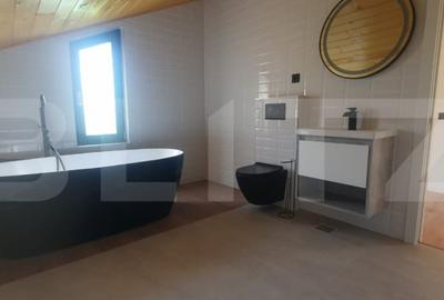 Casă cu 4 camere cu Teren 924 Mp în Central