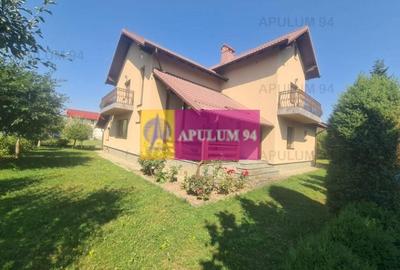 Casă individuală cu 6 camere decomandat cu Canalizare în Liceul Militar - 1