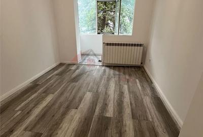 Apartament cu 3 camere decomandat în Dacia