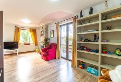 Casă individuală cu 4 camere cu Teren 1053 Mp în Fundata - 45