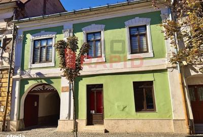 Spațiu comercial, de 65 mp, în Central