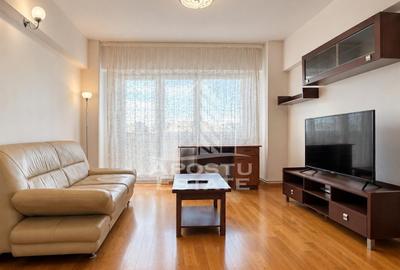 Apartament cu 3 camere decomandat, mobilat în Intim