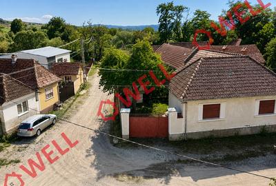 Casă cu 5 camere cu Teren 892 Mp în Aita Medie