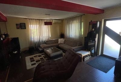 Casă cu Teren 250 Mp în Central
