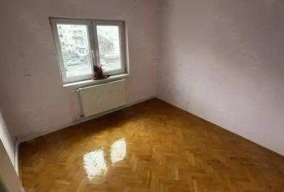 Apartament cu 4 camere decomandat în Central - 2