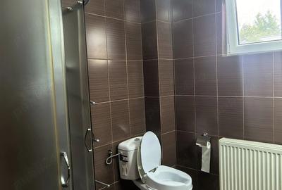 Casă cu 5 camere cu Teren 891 Mp în Central