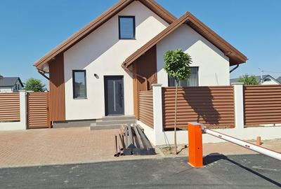 Casă cu 4 camere cu Teren 300 Mp în 13 Septembrie - 2