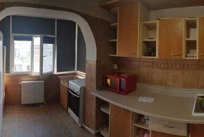 Apartament cu 3 camere decomandat în Central - 8