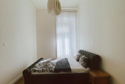 Apartament cu 3 camere în P-ța Maria