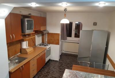 Apartament cu 2 camere decomandat în Apărătorii Patriei