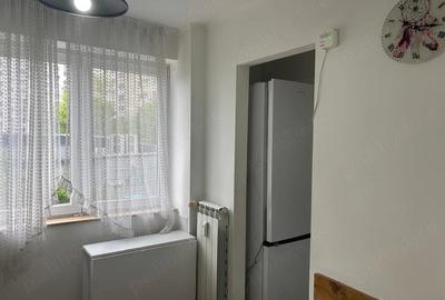 Apartament cu 3 camere semidecomandat în Crângași - 1
