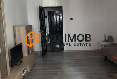 Garsonieră decomandată în Micro 3 - 4