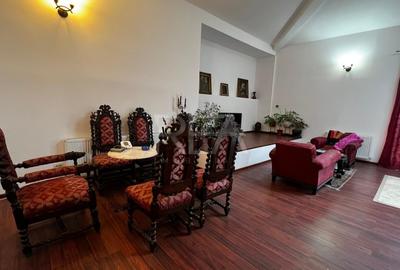 Casă individuală cu 8 camere cu Canalizare în Cișmigiu - 1