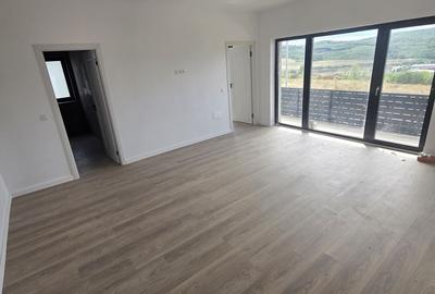 Apartament cu 2 camere decomandat în Baciu