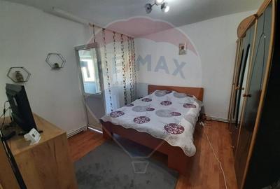 Apartament cu 2 camere decomandat, mobilat în Central